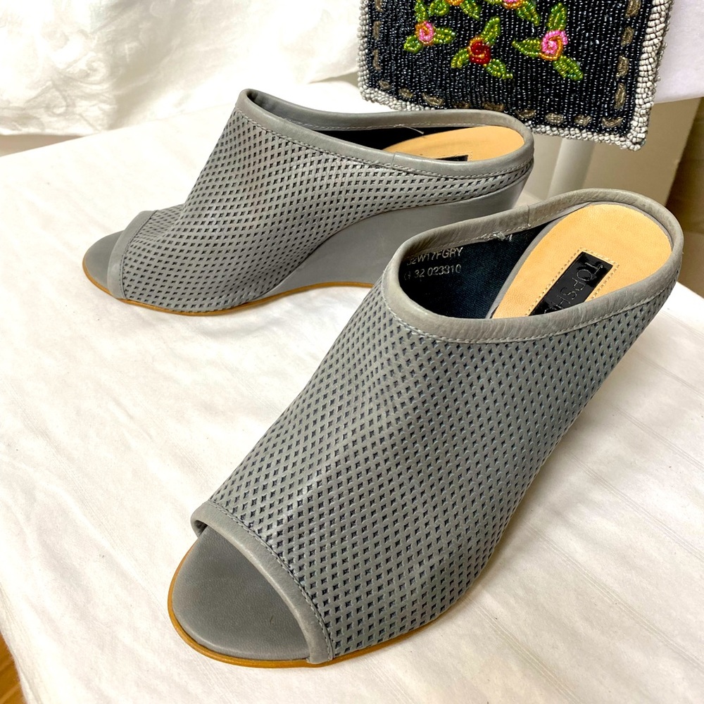 Gray open toed slip on 3.5” heel TopShop size 38 (8 US) good condition